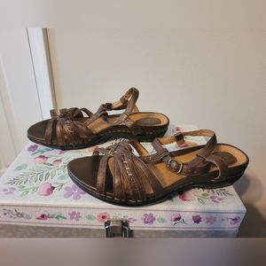 Clarks Artisan Sandals 7 1/2 W